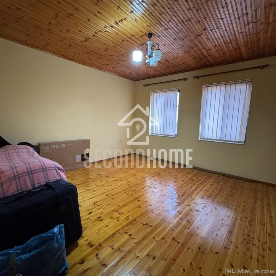 SHITET SHTEPI PRIVATE AFER KOLEGJIT MAARIF,SHKODER - thumbnail 4