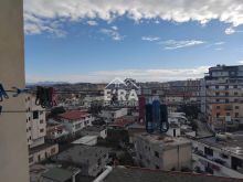 Jepet me qera apartament 1+1, plazh Durre