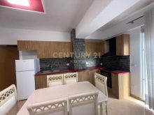 JEPET ME QERA APARTAMENT 2+1 NE PLAZH RROTA KUQE ME PAMJE DE
