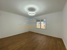 Shitet, Apartament 2+1, Porcelan.