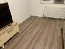 Mjeshter i Montimit Laminat, Parket, Venyl, Lajsne  montim Dyer te brendshme dhe te blinduara.Lyerje me boje banesa lokale servisime dyer roleta etj fushe kosove nr tel 049316339