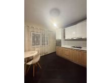 +355692089893  Apartament 2+1 Me Qira në Plazh Stacioni i pa