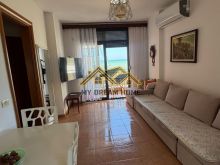 Apartament për Shitje në Vijën e Parë të Plazhit, Shkembi i