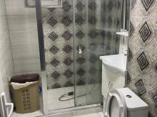 BANESË ME QIRA 1+1 NË BREGUN E DIELLIT