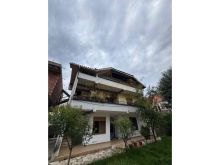 0696044432 Shitet Shtepi Private 3-Katëshe,Prane Ish Kënetes