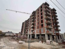 Shitet Banesa 68m2 te Stacioni i ri perball Ali Kelmendit