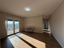 0696044432 Shitet, Apartament 2+1+2 Ballkone, Prane Markates