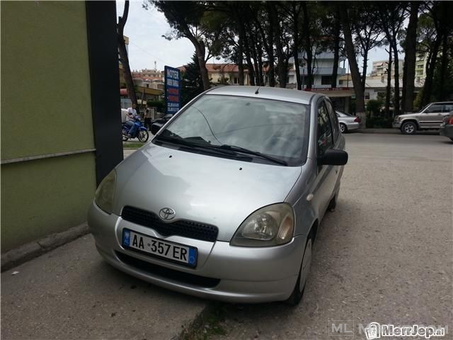  Toyota  Yaris -01