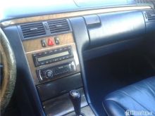 Mercedes benz E300 TD -98