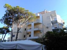 Shitet apartament 2+1