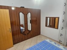 Jepet me qira apartament 1+1 ne qendër