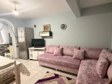 Jepet me qira, Apartament 2+1, përballë Pallatit të Sportit,