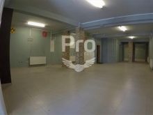 Lokal 350m2 me qira në Aktash.
