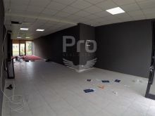 Lokal 100m2 me qira në Bregun e Diellit.