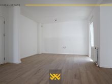 Banesë 98.2m² me QIRA në Rrugën B. 