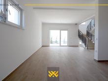 Shtëpi 240m² në SHITJE në Lagjen Nic.