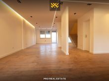 Banesë-Duplex 240m² me #QIRA në Dragodan.
