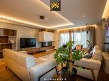 Banesë - Penthouse 210m² + 60m² me QIRA në Dragodan.