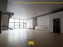 Lokal 200m² me QIRA te Mati.