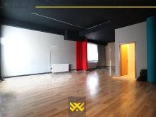 Zyre 120m2 me qira në  Pejton.
