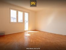 Zyrë 75m² me QIRA në Qendër.