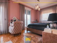 Penthouse 156+50m² në SHITJE në Emshir. 
