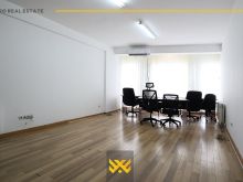 Zyrë 75m² me QIRA në Qendër.