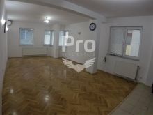 Zyre 110m2 me qira në Qendër.