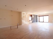 Banesë - Zyre 160m2 me qira në Lakrishtë - Pejton.