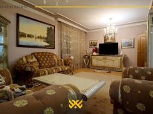 Shtëpi 380m² me QIRA në Qendër.
