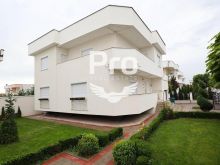 Shtëpi 320m2 në #SHITJE në ‘’Lagjen Jonë’’. 