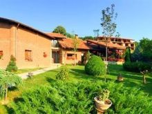 Shtëpi 270m2 me 15.8 Ari truall në Bërnicë