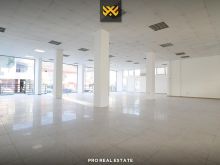 Lokal - Zyre 200m² me QIRA në Bregun e Diellit.