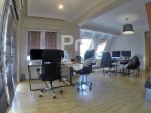 Zyre 150m2 me qira në Qendër.