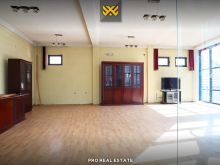 Lokal 300m² me QIRA në Kodrën e Trimave.
