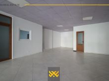 Lokal 200m² me #QIRA në Lakrishtë