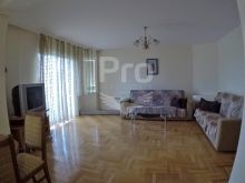 Banesë 99.5m2 me qira në Aktash.