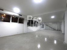 Lokal 145m2 me qera në Qendër.