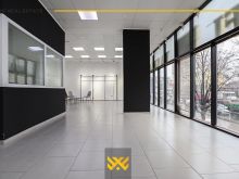 Lokal 240m² neto me #QIRA në Fushë Kosovë.