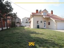 Shtëpi - Ville 250m² në SHITJE në Çagllavicë.