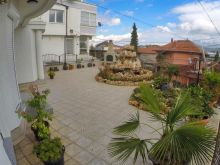 Shtëpi 1200m2 me qira në Dragodan te Res. Amadeus.
