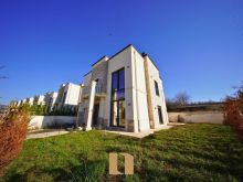 SHPIJA NË SHITJE ROYAL GREEN RESIDENCE | 327.07 m² – 🏡