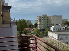 Shitet apartament ne plazh