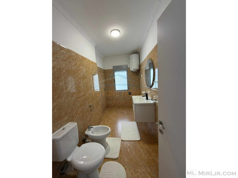 Shitet , Apartament 2+1+2 Unaza e Re, Tirane