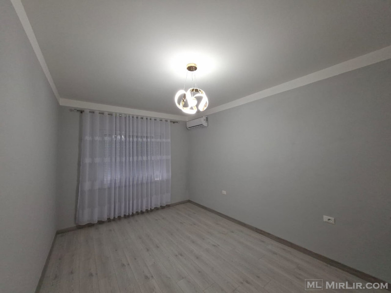 📍Shkoder Dergut💥Shitet 2+1 plus papafingo💥 Adresa: Dergut  Siperfaqja: 80m2+ 25m2( papafingo)  Kati: 3 Çmimi: 120 miljon leke 📞Nr kontakti +355688528543 - thumbnail 8