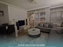 Ofrohet banesa me  Qira  në lagjen Arbëria