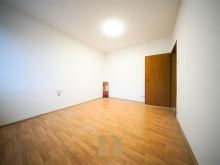 BANESË / ZYRË ME QERA – ULPIANË | 60 M²