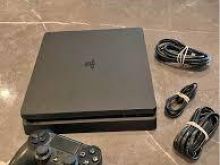PS4 slim me disa lojra te instalume si nfoto
