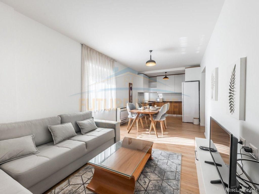 Shitet apartament 1+1