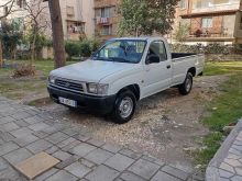 TOYOTA HILUX 4×2
